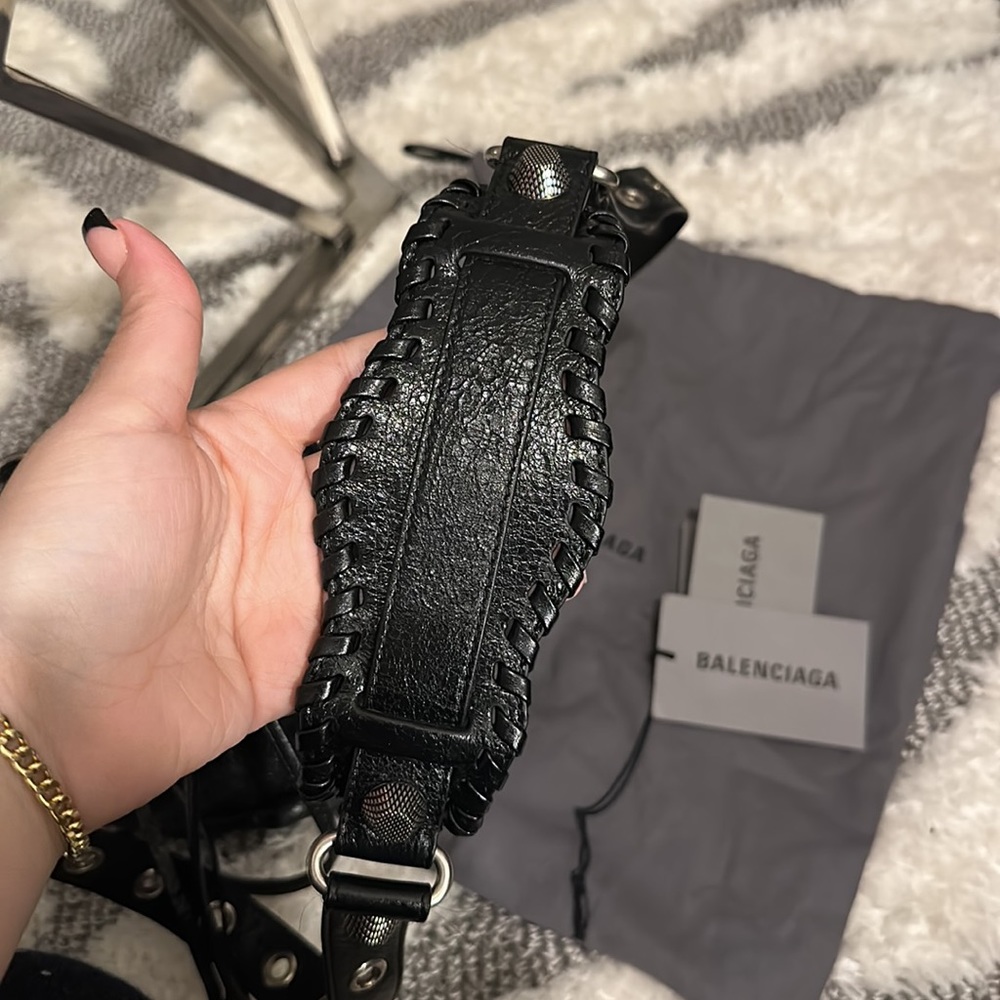 Balenciaga 
WOMEN'S LE CAGOLE XS BUCKET BAG IN BLACK - Picture 7 of 10